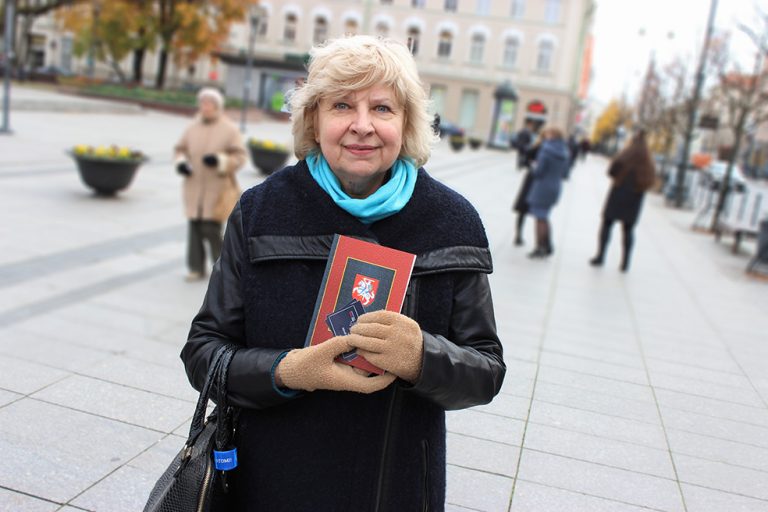 VU Teisės klinika: konstitucijų dalinimas VU Teisės klinika: konstitucijų dalinimas