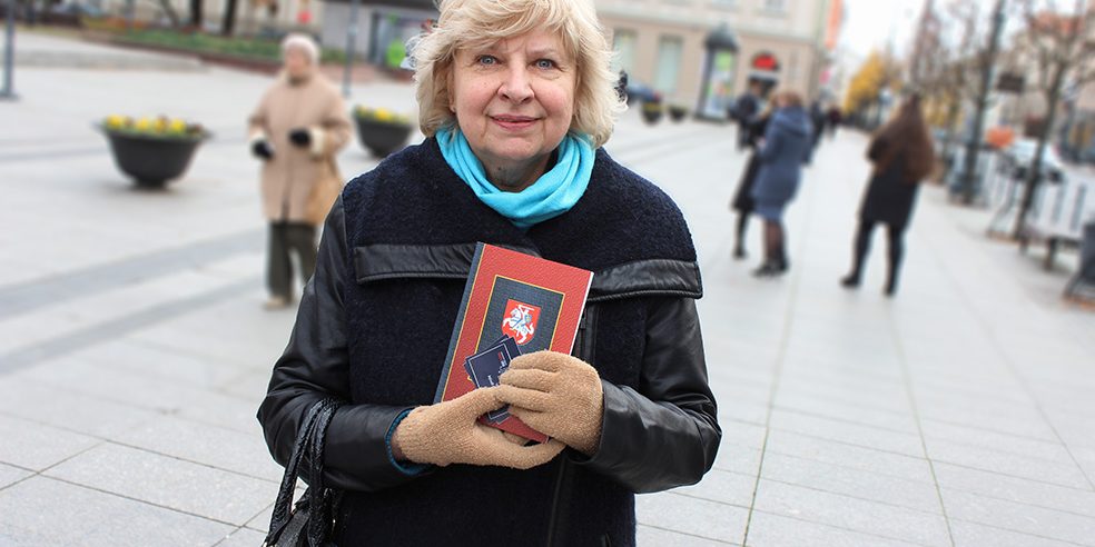 VU Teisės klinika: konstitucijų dalinimas VU Teisės klinika: konstitucijų dalinimas