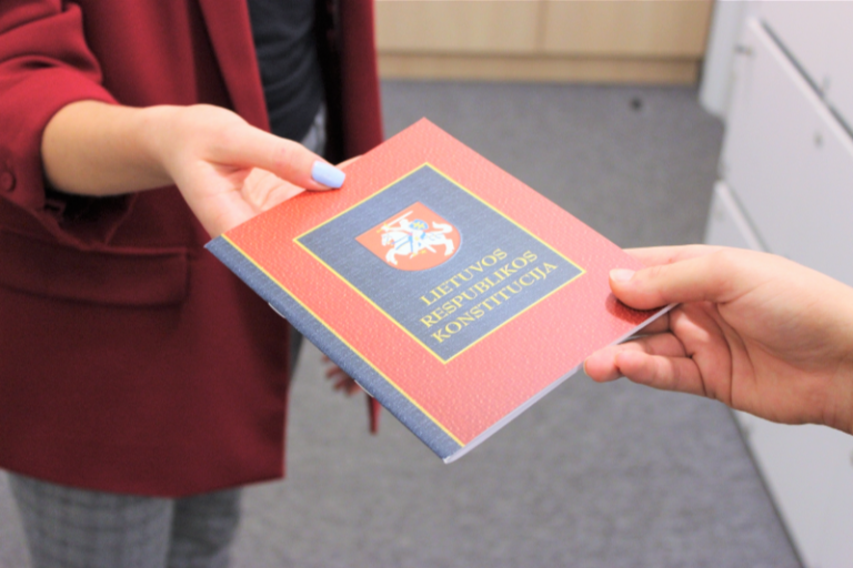 konstituciju-dalinimas
